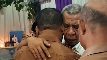 Ratusan Pelayat Hadiri Rumah Duka Dokter Icha, Orang Tua Tak Kuasa Menahan Tangis