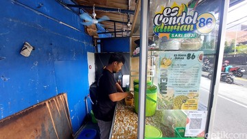 Pedagang Es Cendol di Benhil Buktikan QRIS BRI Percepat Transaksi, Omzet Tembus Rp800 Ribu Per Hari