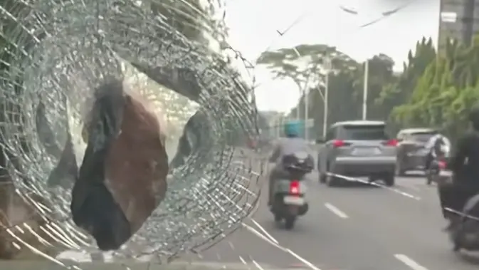 Polsek Kebayoran Lama Buru Pelaku Pelemparan Batu ke Mobil Puteri Indonesia Pariwisata 2022 Adinda Cresheilla