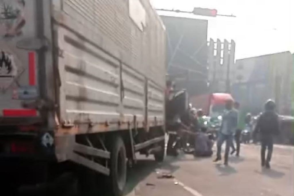 Kecelakaan Maut Truk di Bekasi Tewaskan Satu Orang, Polisi Selidiki Rem Blong