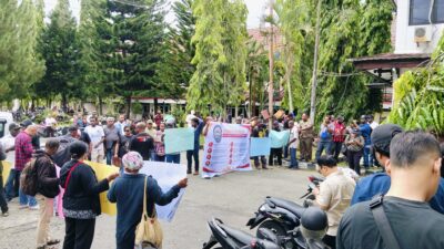 Ratusan Pengusaha Asli Papua Datangi DPR Kabupaten Jayapura, Tagih Janji Tender dari Bupati Yunus Wonda