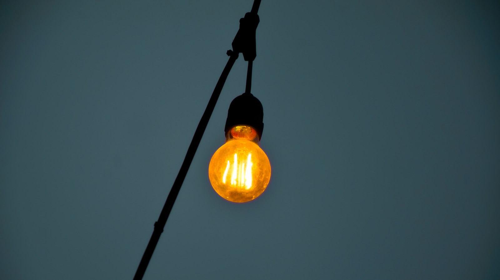 Lampu Pintar vs LED Biasa: Hitung Biaya Listrik dan Umur Pakai Sebenarnya