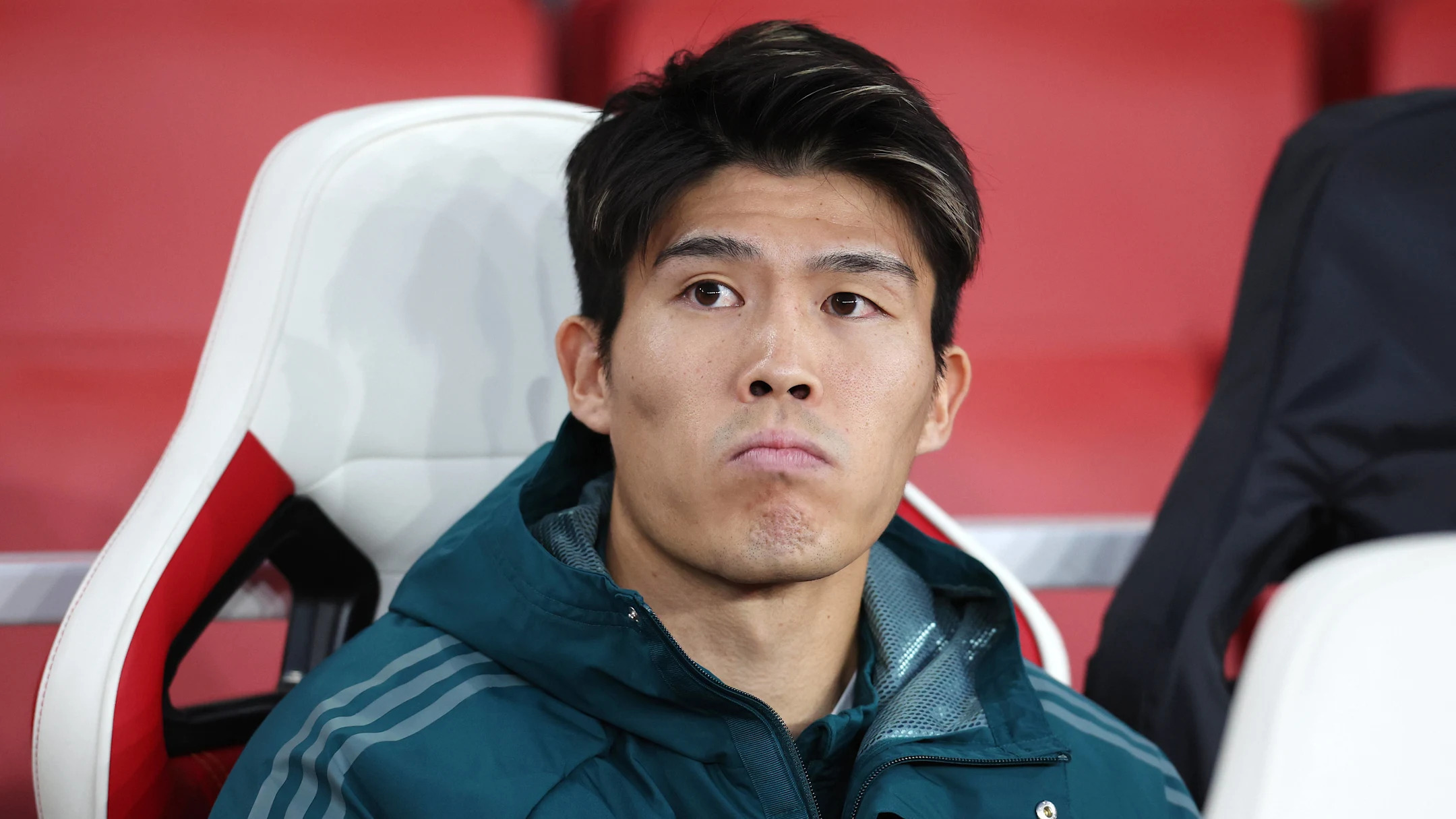 Takehiro Tomiyasu Berpotensi Duet dengan Jay Idzes di Lini Belakang Sassuolo Musim Depan