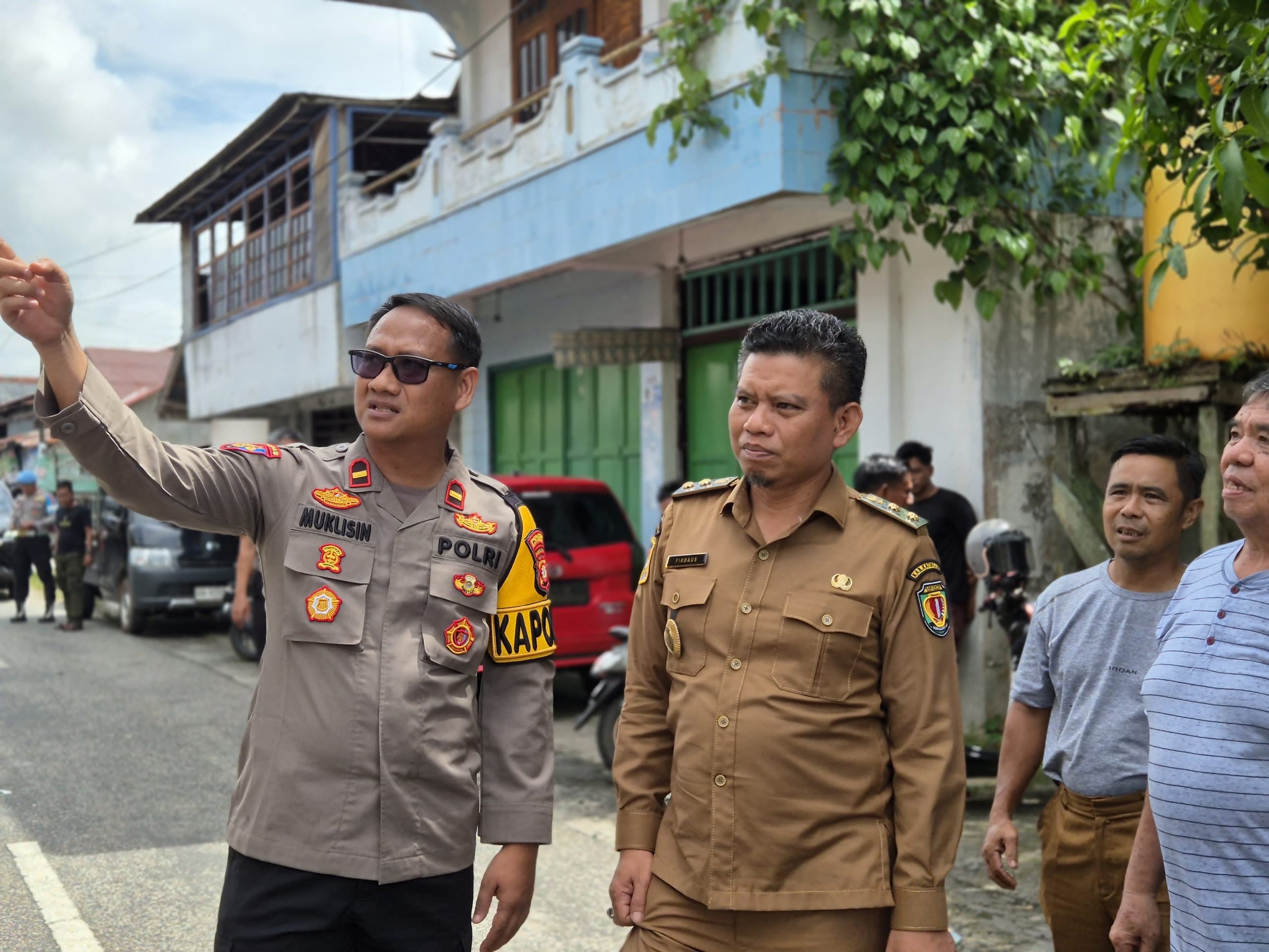 Korsleting Kabel di Atas Atap Rumah, Polsek Katingan Hilir dan Damkar Cegah Kebakaran Besar di Kasongan Lama