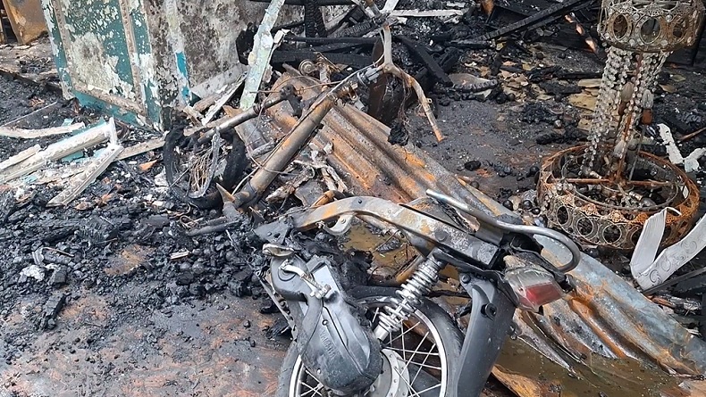 Kebakaran Hanguskan Rumah dan Usaha Pelaminan di Labuhanbatu, Kerugian Capai Ratusan Juta