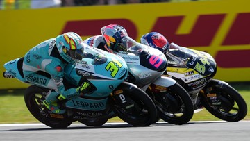 Honda Team Asia Pastikan Veda Ega Tak Cedera Usai Crash di Moto3 Belanda, Zen Mitani Alami Nyeri Tangan