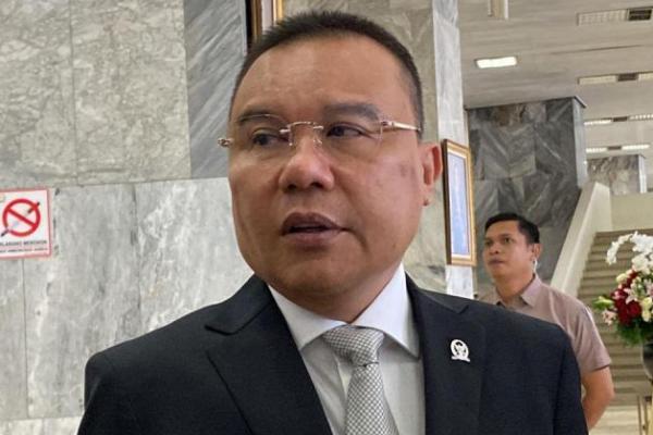 DPR Gandeng DEN, BI, Kemenkeu, dan ESDM Bahas Mitigasi PHK di Tengah Tekanan Industri