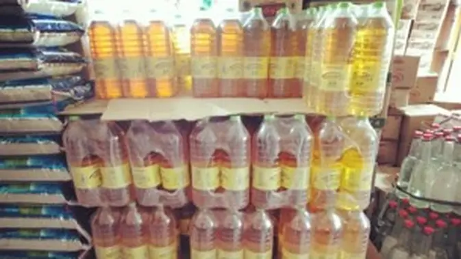 Bulog Tarik Ribuan Liter MinyaKita Berbau Solar dari Tiga Kabupaten di Jateng, Ganti Produk Baru