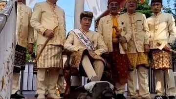 Pengamat Nilai Ritual Injak Kepala Kerbau Jokowi Bukan Sekadar Budaya, Ada Pesan Politik untuk PDIP