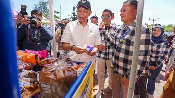 Kemensos dan Sari Roti Beri Modal 417 KPM PKH Jadi Penjual Roti Keliling di DIY-Jateng