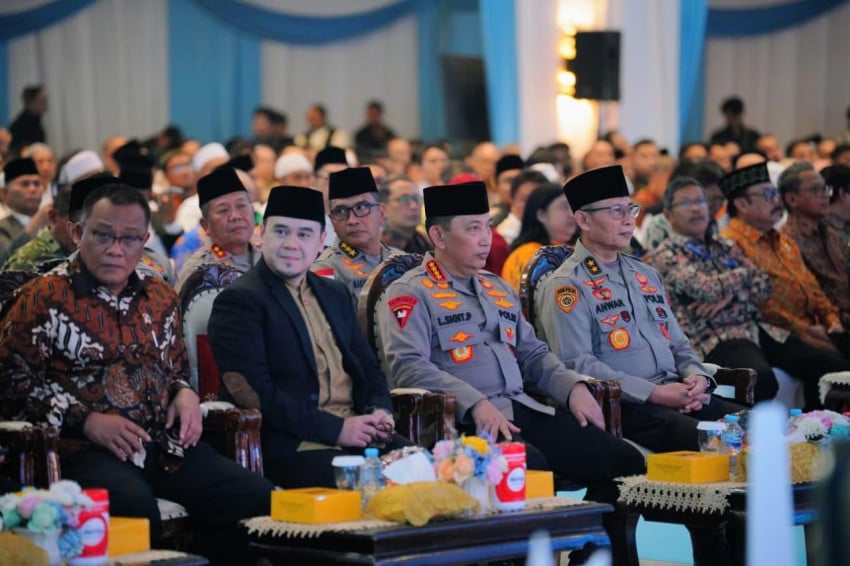 Polri Gelar Doa Bersama Lintas Agama Jelang Hari Bhayangkara ke-80, Kapolri Bagikan Santunan