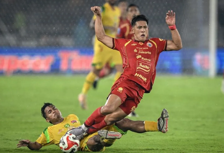 Persija Jakarta Ikat Eksel Runtukahu dengan Kontrak Baru Hingga 2027 Usai Musim Impresif