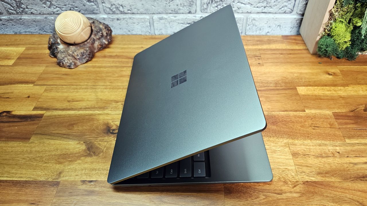 Microsoft Hentikan Produksi Surface Go 4 dan Surface Laptop Go 3, Jajaran Surface Makin Ramping