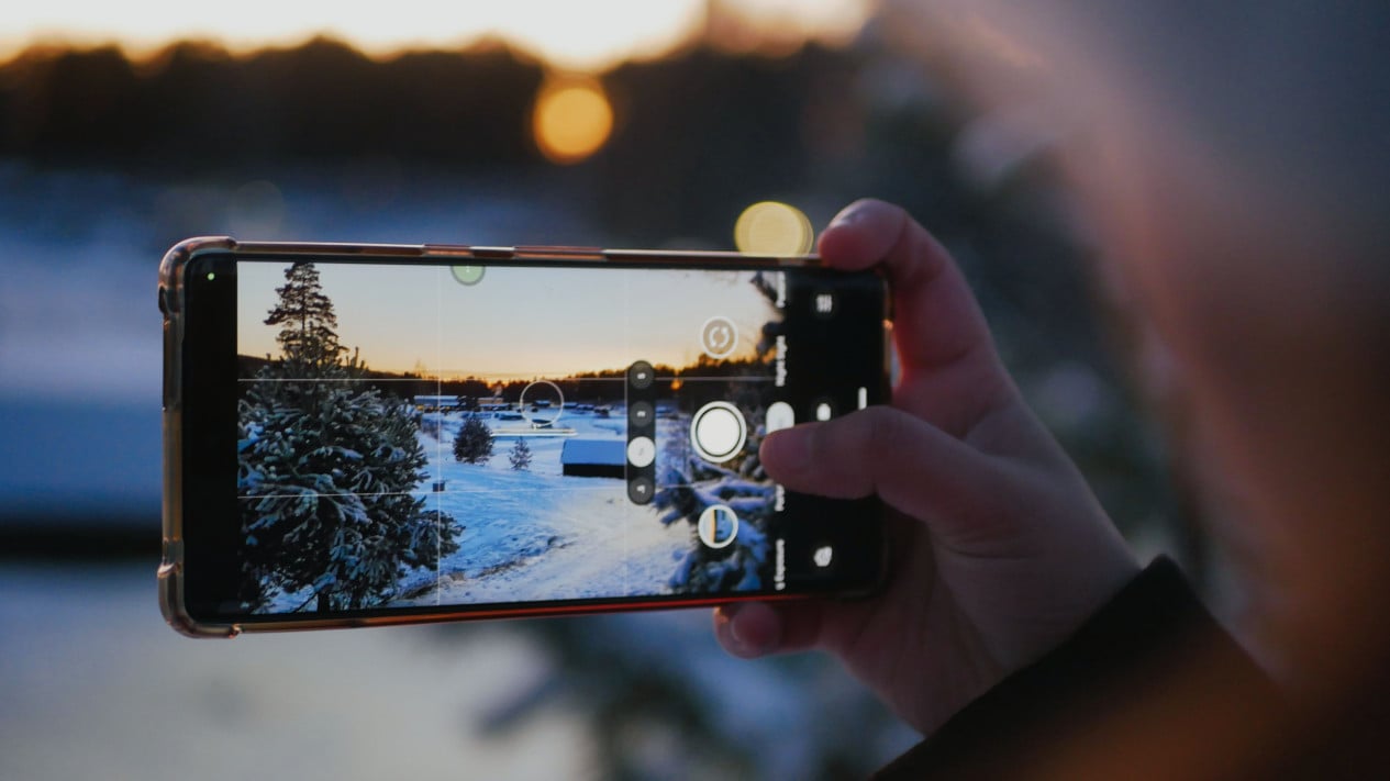7 HP dengan Kamera Terbaik untuk Foto Malam 2026: iPhone 17 Pro Max hingga Google Pixel 10 Pro XL