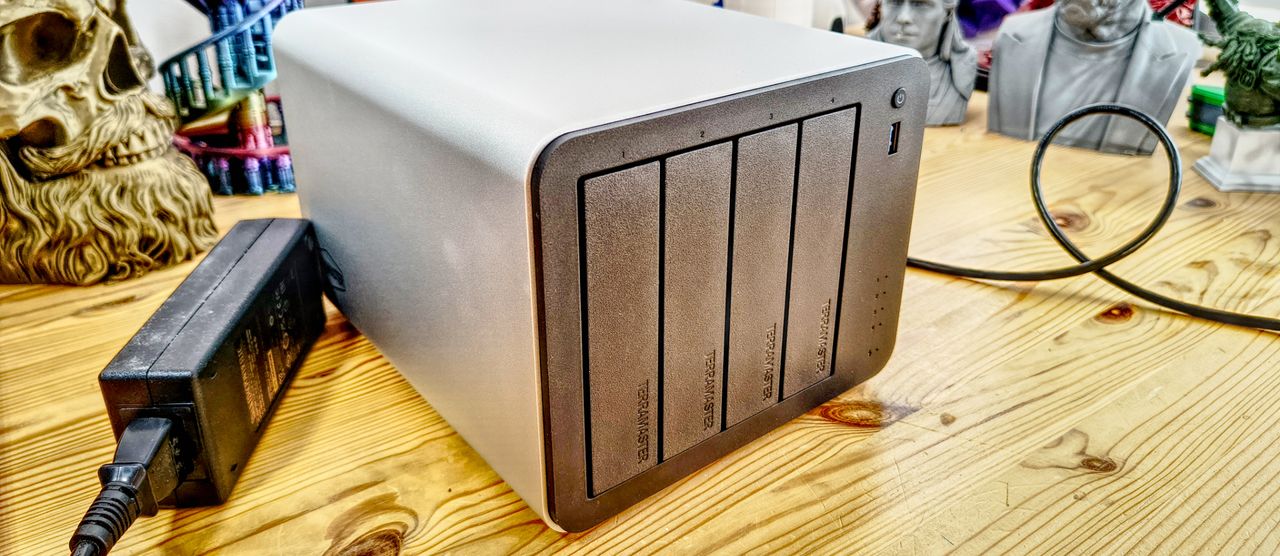 TerraMaster F4-425 Pro Review: NAS 4-Bay dengan Dual 5GbE, tapi Kalah dari Ugreen di Harga Sama