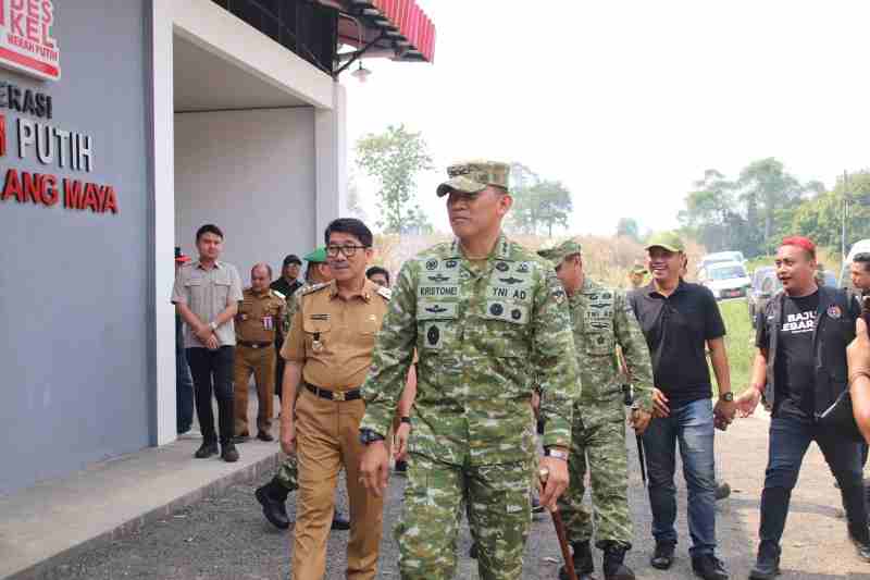 Pangdam XXI/Radin Inten Sidak KDKMP Mulang Maya di Lampung Utara, Apresiasi Percepatan Program Nasional Koperasi Desa