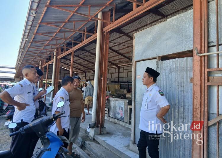 Pedagang dan Pengunjung Pasar Sidomakmur Blora Keluhkan Toilet Tersumbat hingga Jalan Belum Dipaving, Pengelola Janji Perbaiki