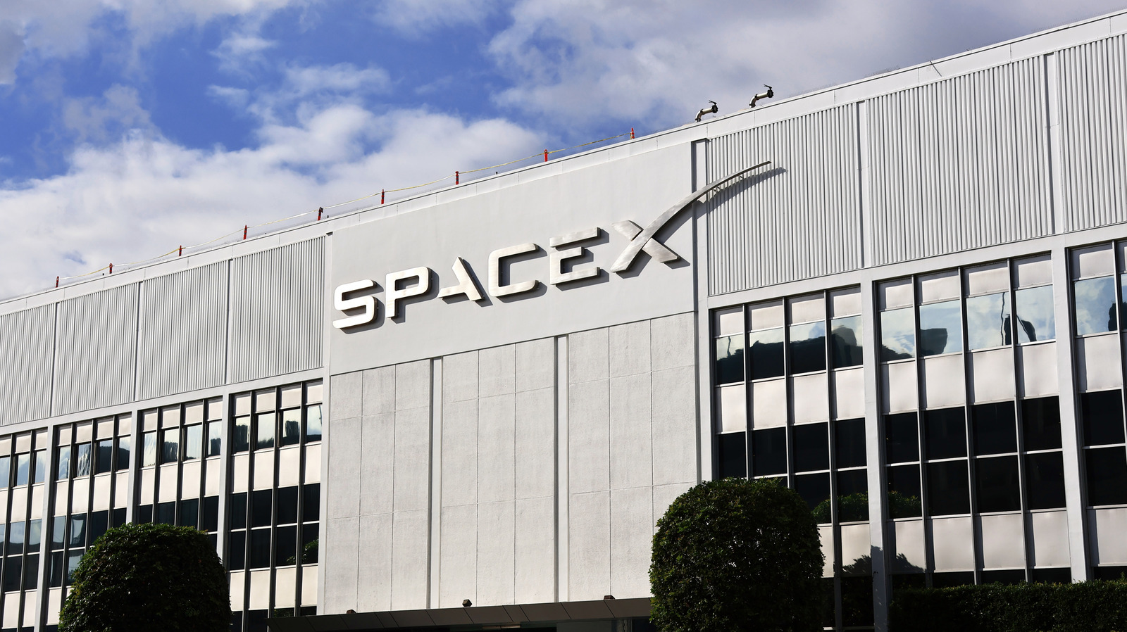 SpaceX Dikabarkan Uji Coba Perangkat AI Genggam, Tantang Dominasi Rabbit dan OpenAI