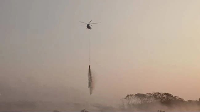 Kebakaran TPA Jatiwaringin Tangerang Masuk Hari Ketiga, BNPB Kerahkan Dua Helikopter Pengebom Air dari Pondok Cabe