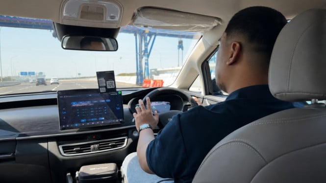 BYD M6 Dual Mode Diuji Media Rute Surabaya–Prigen, Klaim Kabin Senyap dan Irit BBM Terbukti