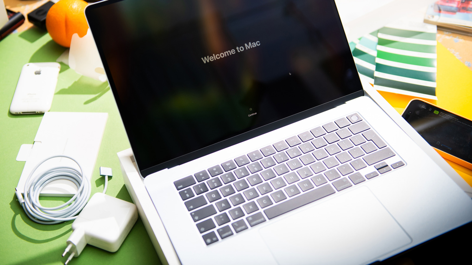 12 Aksesori MacBook di Bawah Rp 750 Ribu yang Berguna untuk Produktivitas Harian