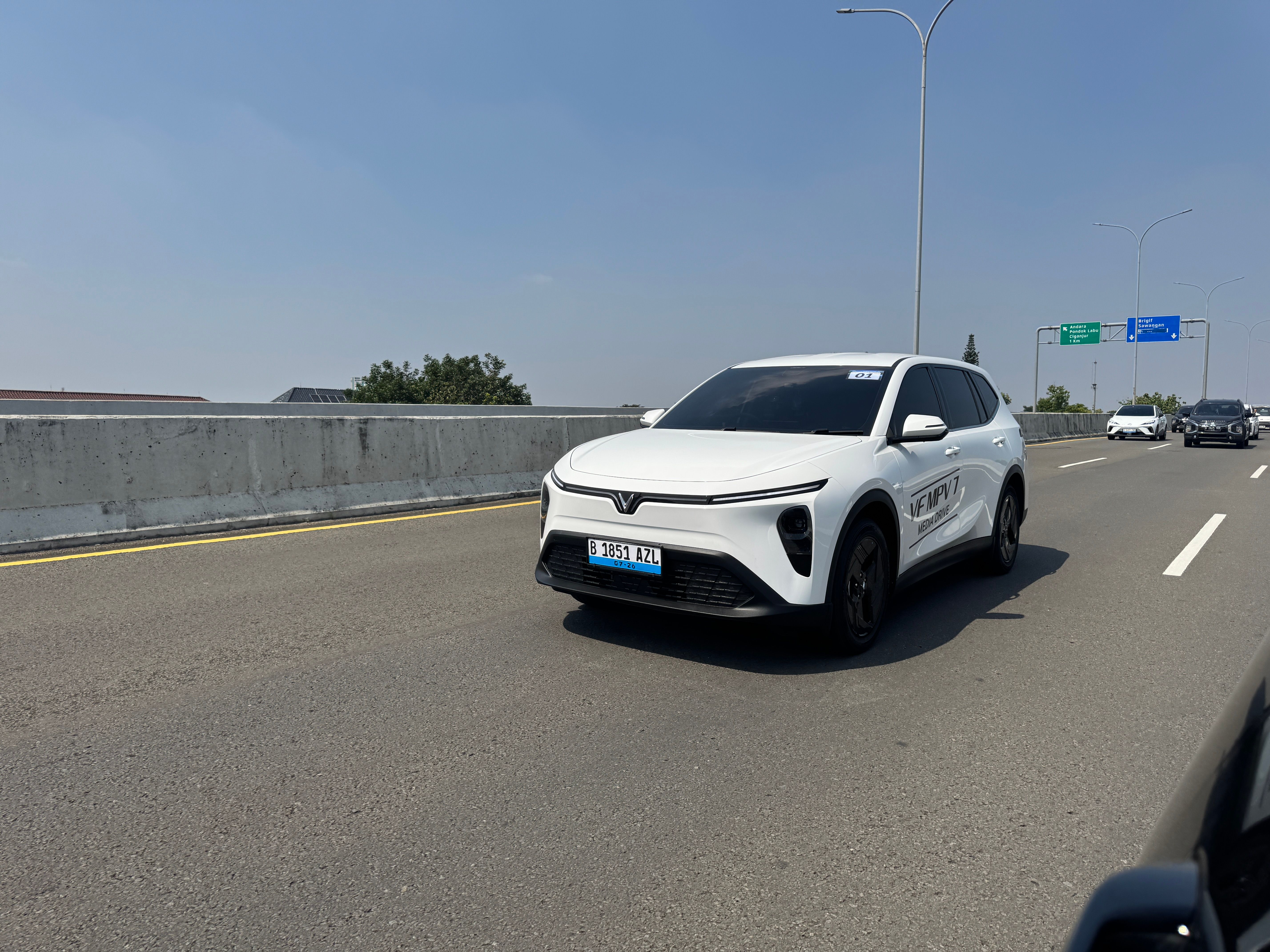 Test Drive VinFast VF MPV 7: MPV Listrik Tampang SUV, Kabin Luas untuk 7 Orang