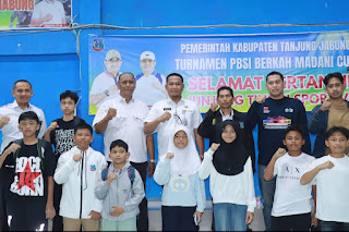 Sekda Tanjab Barat Hermansyah Lepas Kontingen PBSI ke PB Pratama Open Jambi 2026, Targetkan Prestasi dan Jaga Nama Daerah