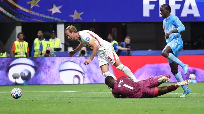 Kontroversi Wasit Warnai Laga Inggris vs RD Kongo, Kane Dijatuhkan tapi Penalti Tak Diberi