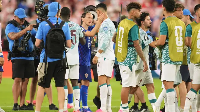 Cristiano Ronaldo dan Luka Modric Berpelukan Usai Portugal Vs Kroasia, Penghormatan untuk Legenda