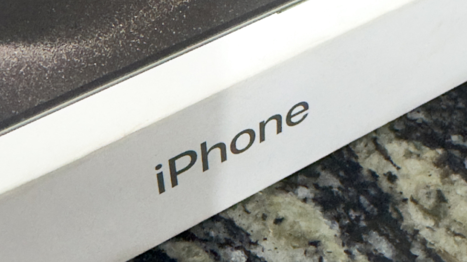 Pengguna iPhone di Brasil Kini Bisa Isi Daya Nirkabel, Fitur Ini Belum Tersedia di AS