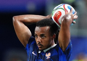 Jules Kounde Santai Dengar Klaim Lamine Yamal soal Piala Dunia 2026
