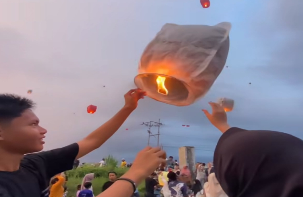 Bupati Bengkulu Utara Pimpin Penerbangan Seribu Lampion di Atas Sawah Kemumu, Simbol Doa Wujudkan Daerah Mahabbah