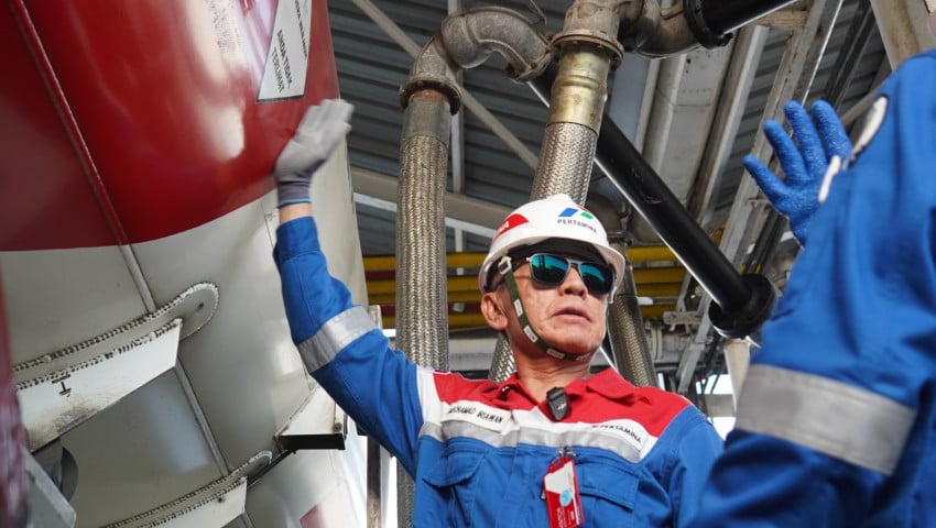 Komut Pertamina Iriawan Blusukan ke Banyuwangi, Cek Pasokan BBM hingga Avtur untuk Indonesia Timur
