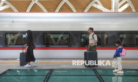 Kemenpar Gandeng KAI, Target 1,5 Juta Wisman Malaysia di 2026
