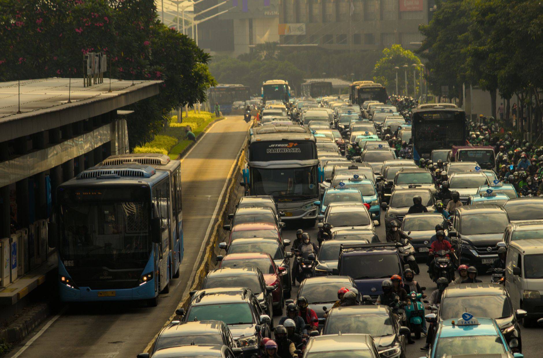 Infrastruktur dan Harga Jadi Kunci Pertumbuhan Mobil Listrik Indonesia 2026