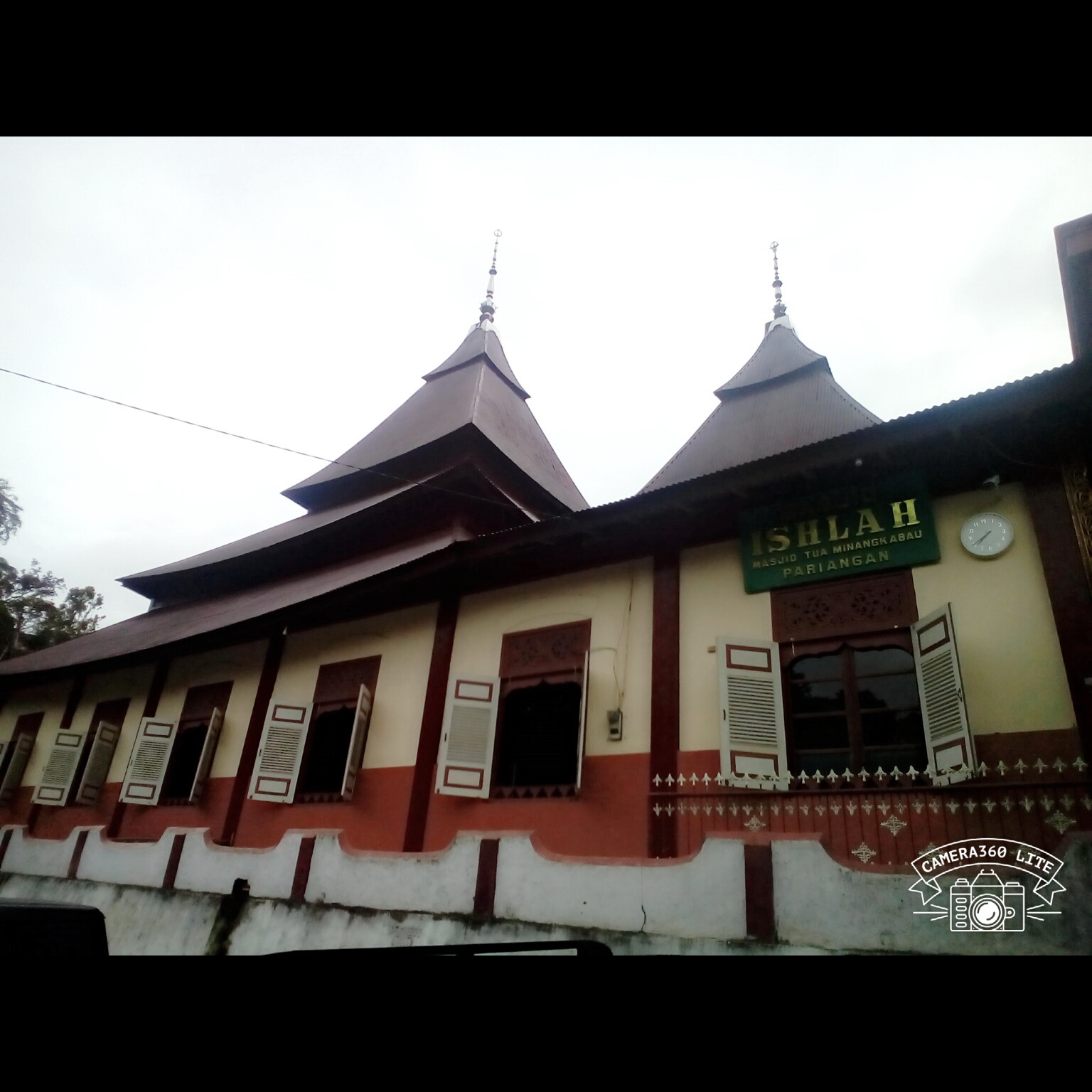 10 Tempat Baca dan Toko Buku Paling Asyik di Sumatera Barat, dari Kafe Buku hingga Perpustakaan Tua