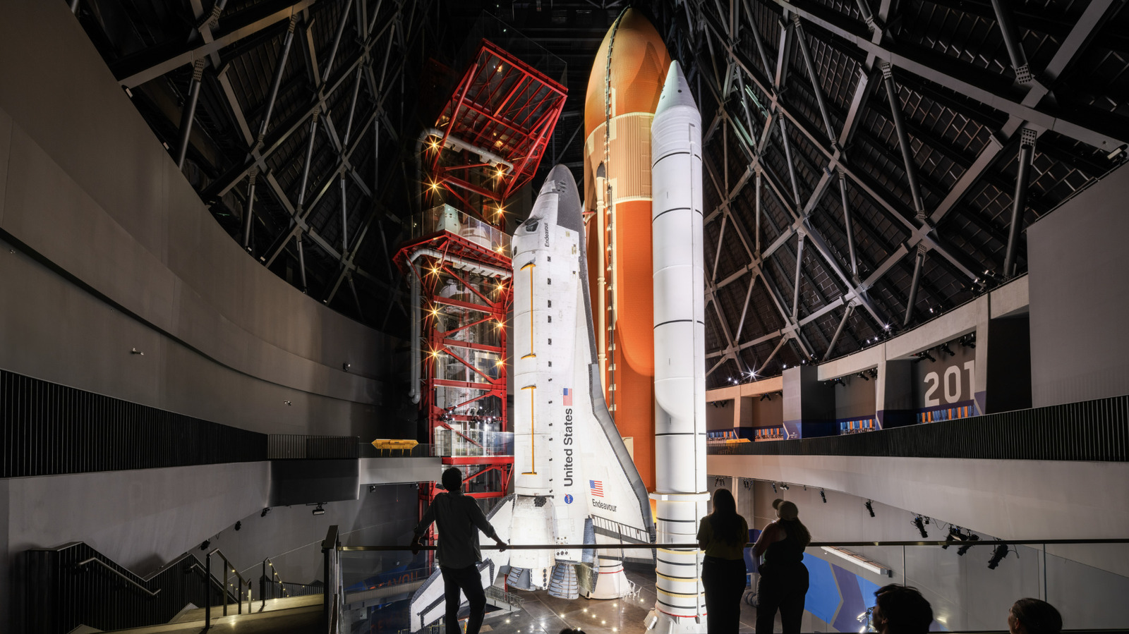 Space Shuttle Endeavour Mulai Dipajang Permanen November 2026, Siap Naik Lift 140 Kaki