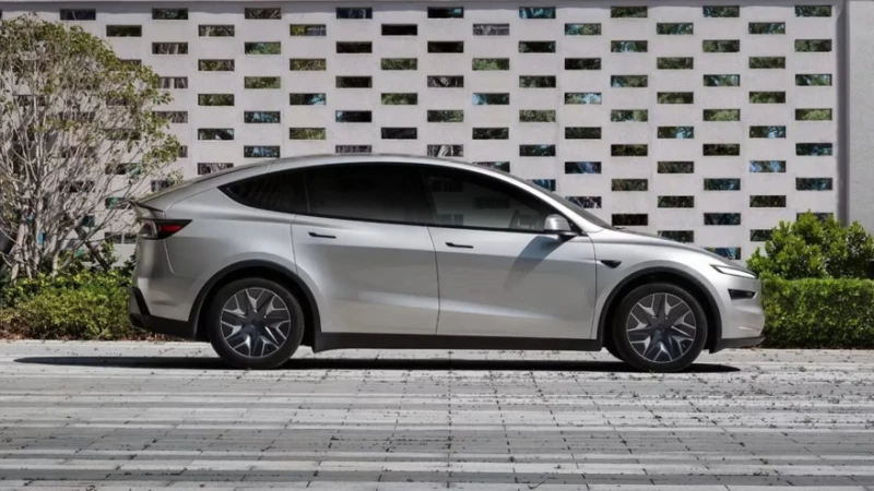 Tesla Model Y L Resmi Meluncur di AS, Sasis Panjang 6-Seater dengan Teknologi Grok AI