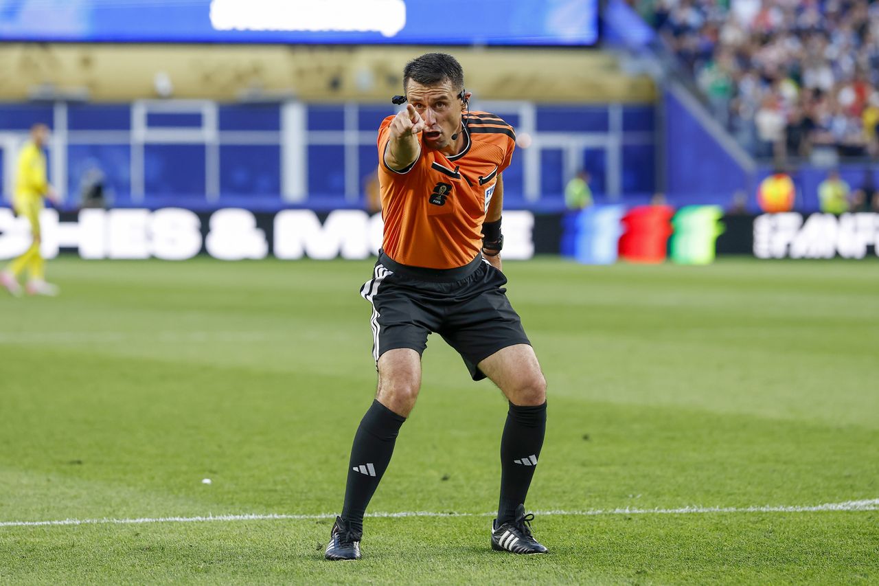 Wasit Uzbekistan Ilgiz Tantashev Pimpin Laga Kunci Paraguay vs Prancis di Babak 16 Besar Piala Dunia