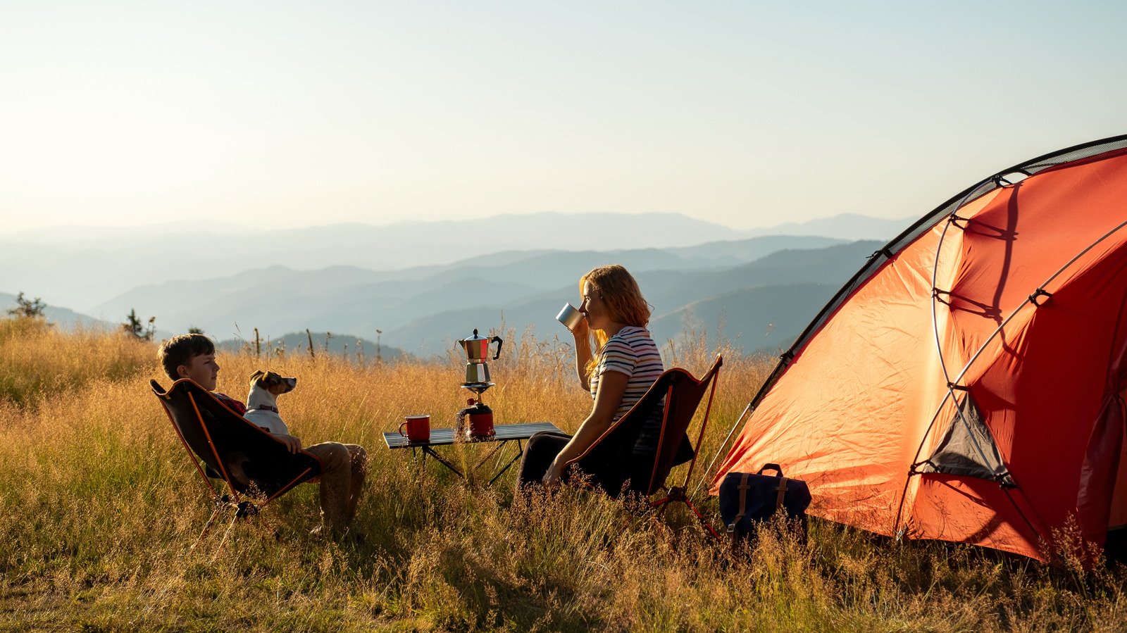 5 Gadget Camping Murah di Bawah Rp400 Ribu yang Layak Dibawa Saat Mendaki