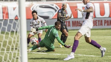 Persik Kediri Resmi Lepas Leonardo Navacchio, Kiper Asing Brasil Itu Pamit Setelah Dua Musim