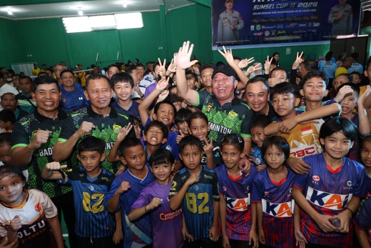 1.078 Peserta Ramaikan Badminton Kapolda Cup VI 2026, Gubernur dan Kapolda Turun ke Lapangan