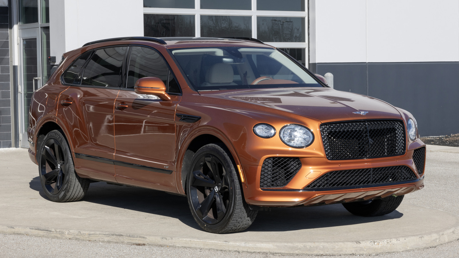 Bentley Bentayga V8 2021 Kehilangan Harga Hingga Rp 1 Miliar Lebih dalam Lima Tahun