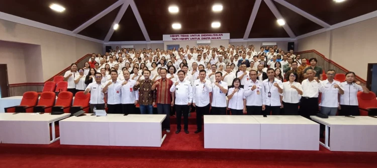 1.000 Guru di Bangli Deklarasikan Siap Gunakan AI di Smartboard, Bupati Sebut Ini Bukan Pengganti Guru