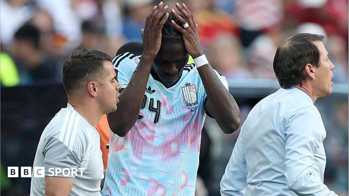 Cedera ACL Amadou Onana Saat Bela Belgia, Aston Villa Kehilangan Gelandang 50 Juta Euro hingga 9 Bulan