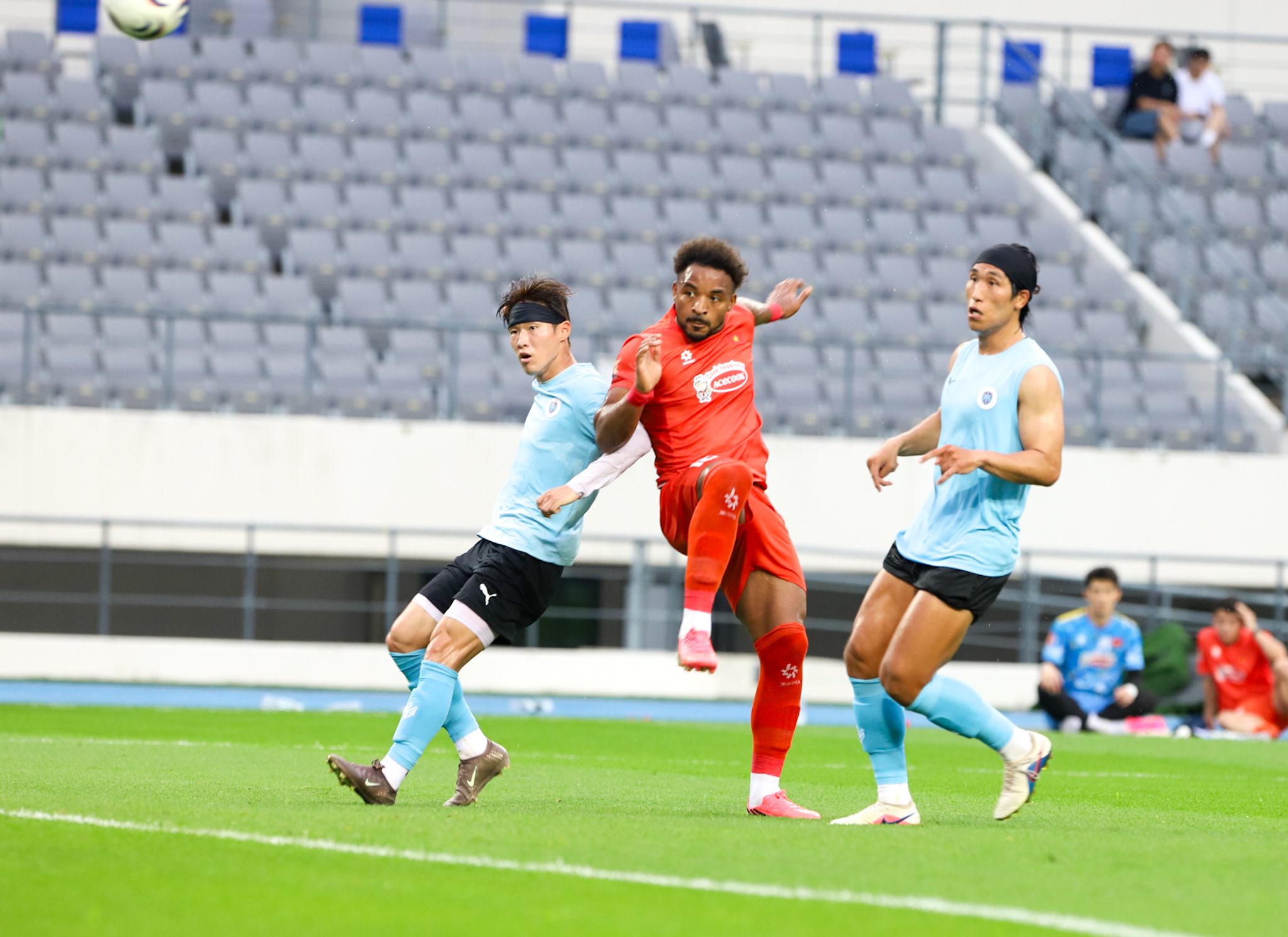 Vietnam Kalahkan Yongin FC 2-1, Nguyen Xuan Son Cetak Gol Sundulan di Uji Coba Kedua di Korea Selatan