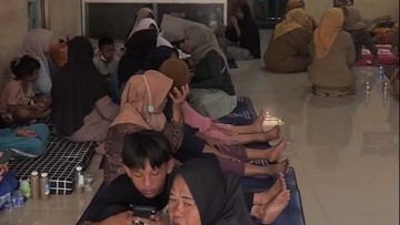 Asap Kebakaran TPA Jatiwaringin Mulai Surut, Bupati Tangerang Izinkan Warga Kembali ke Rumah