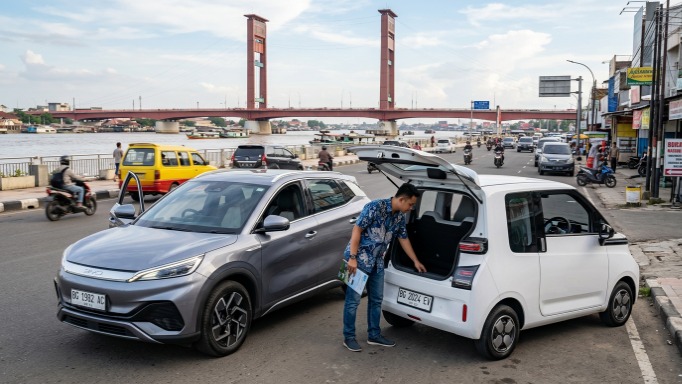 BYD Atto 1 vs Wuling Air EV, Perbandingan Mobil Listrik untuk Pemakaian Harian di Palembang