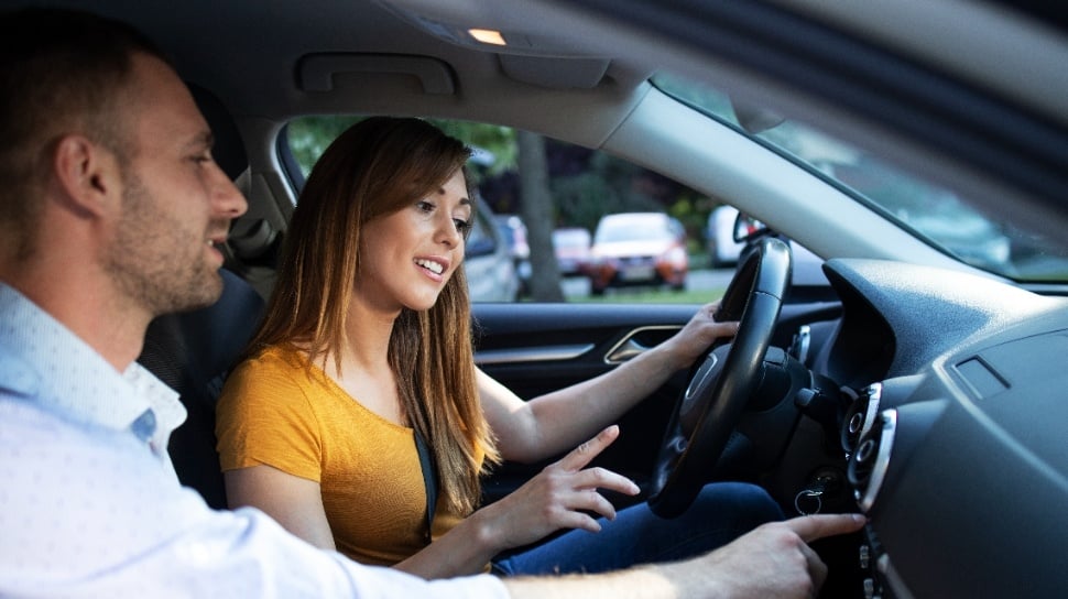Test Drive Mobil Baru: 7 Hal Krusial yang Sering Terlewat, dari Bobot Setir hingga Kekedapan Kabin