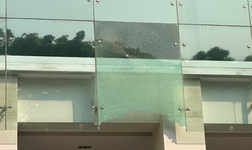Pengelola Gedung BGN Bantah Kaca Pecah Akibat Teror, Sebut Kerusakan Terjadi Rutin Tiap Tahun